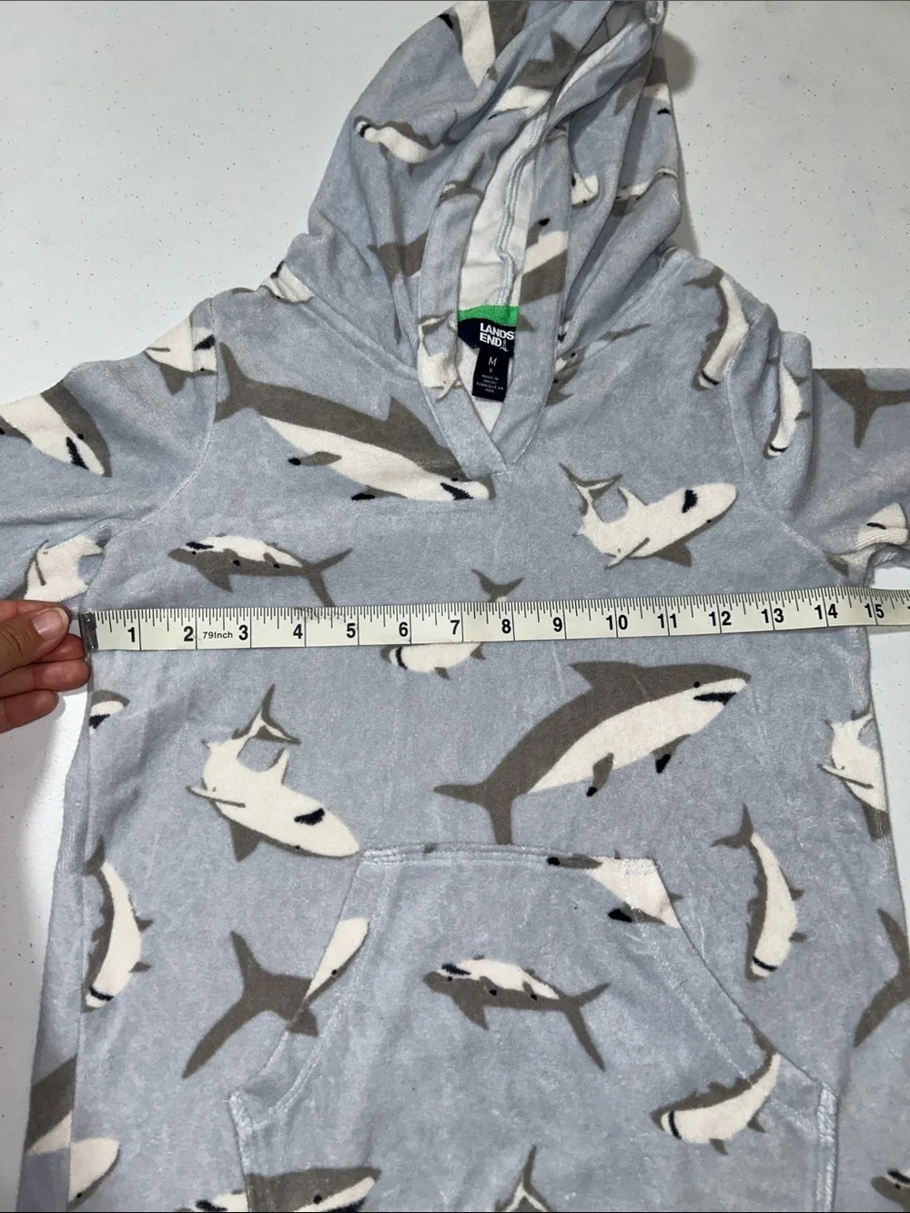 Land’s End Boy’s Long Sleeve Towel Swimsuit Cover Up Sharks Size M (8)